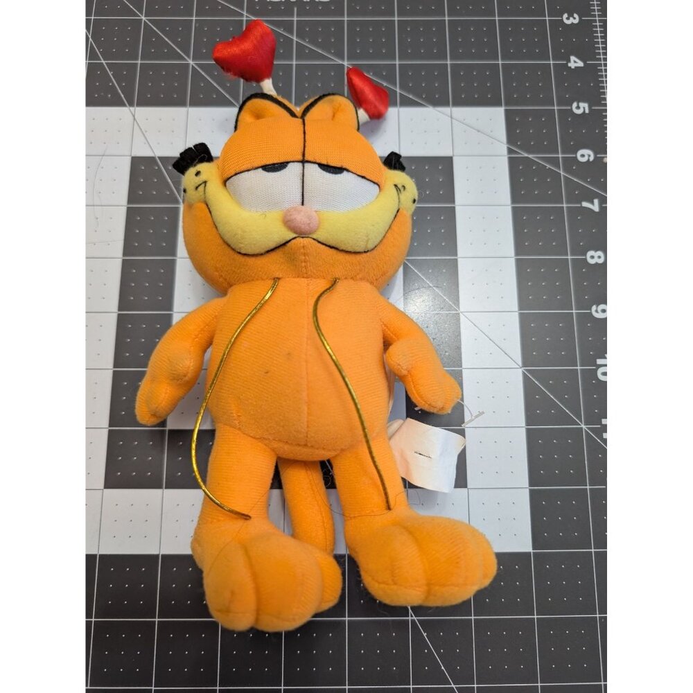 Garfield Play-By-Play  Russell Stover Cupid stuffed cat Valentine's‎ Day 9 inch